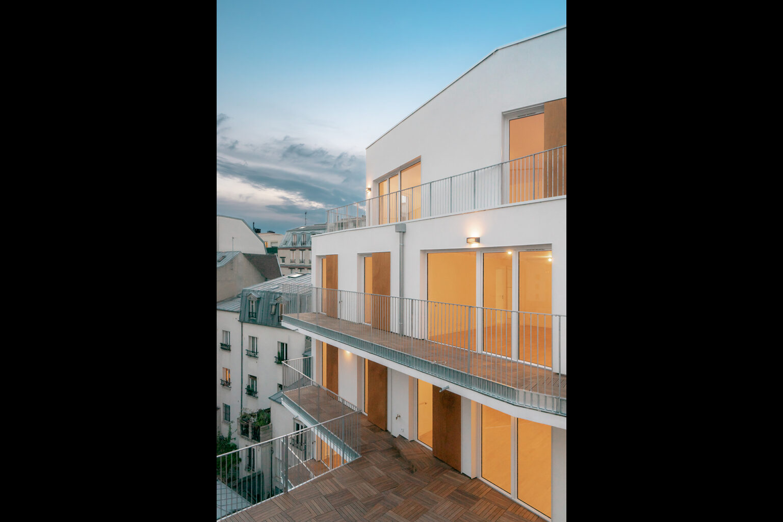 mobile architectural office - Construction neuve de 25 logements et une crèche de 60 berceaux à Paris 20e © Nicolas Grosmond